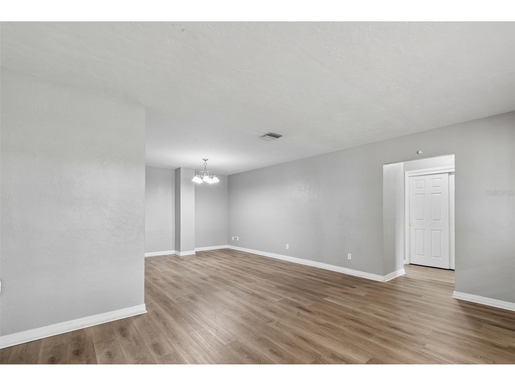 9931 110th Street Seminole FL 33772 TB8495361 image9