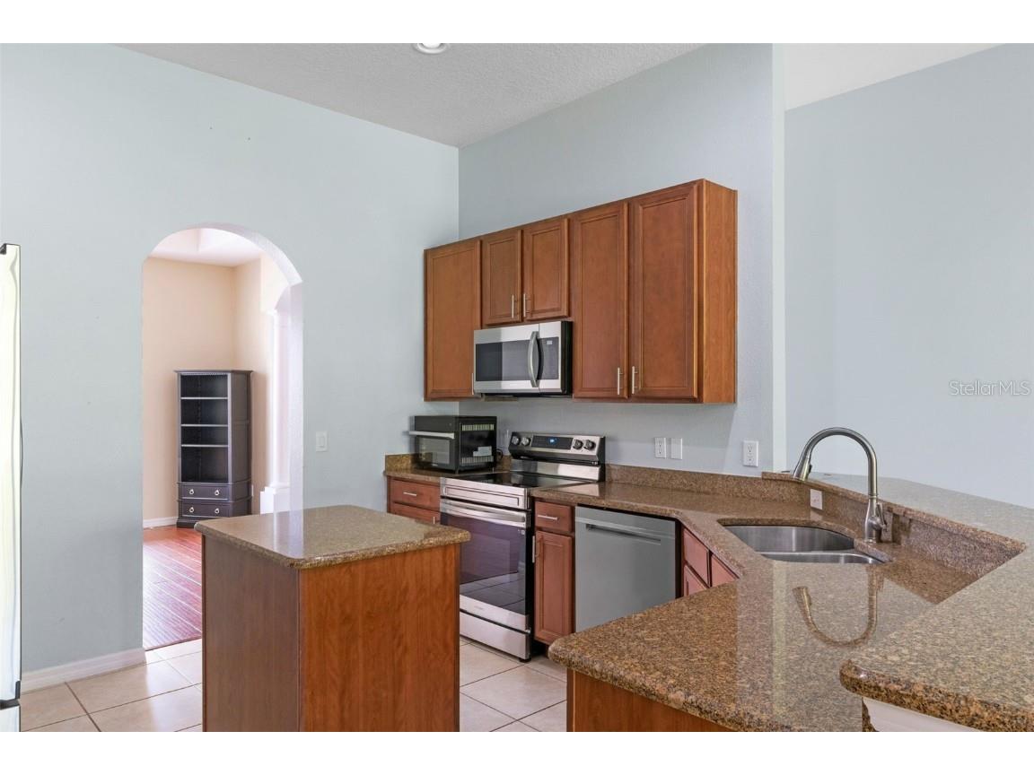 9932 Caroline Park Drive Orlando FL 32832 O6343061 image16