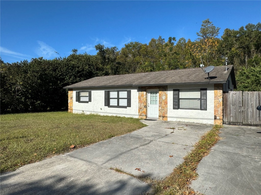 9933 Lake Drive New Port Richey FL 34654 U8220502 image1