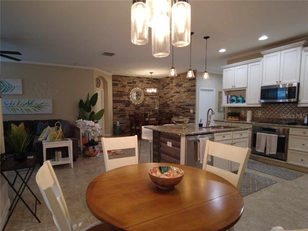 9933 Saunton Drive San Antonio FL 33576 TB8445513 image10