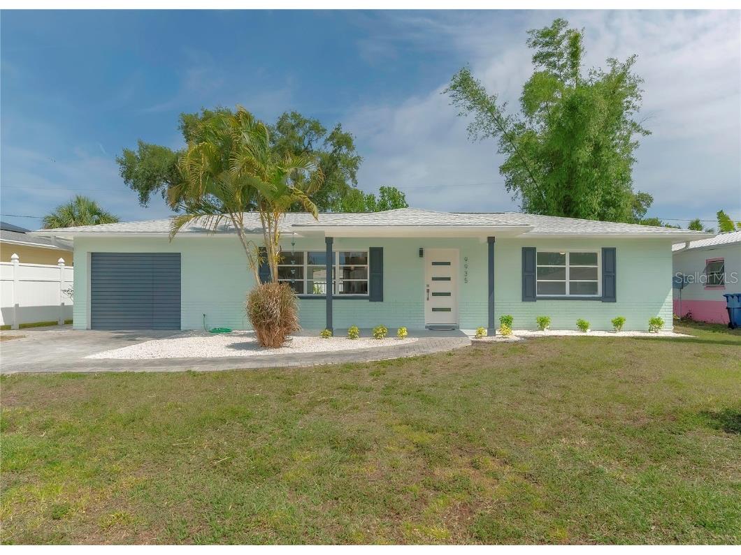 9935 48th Avenue N Saint Petersburg FL 33708 U8198045 image1