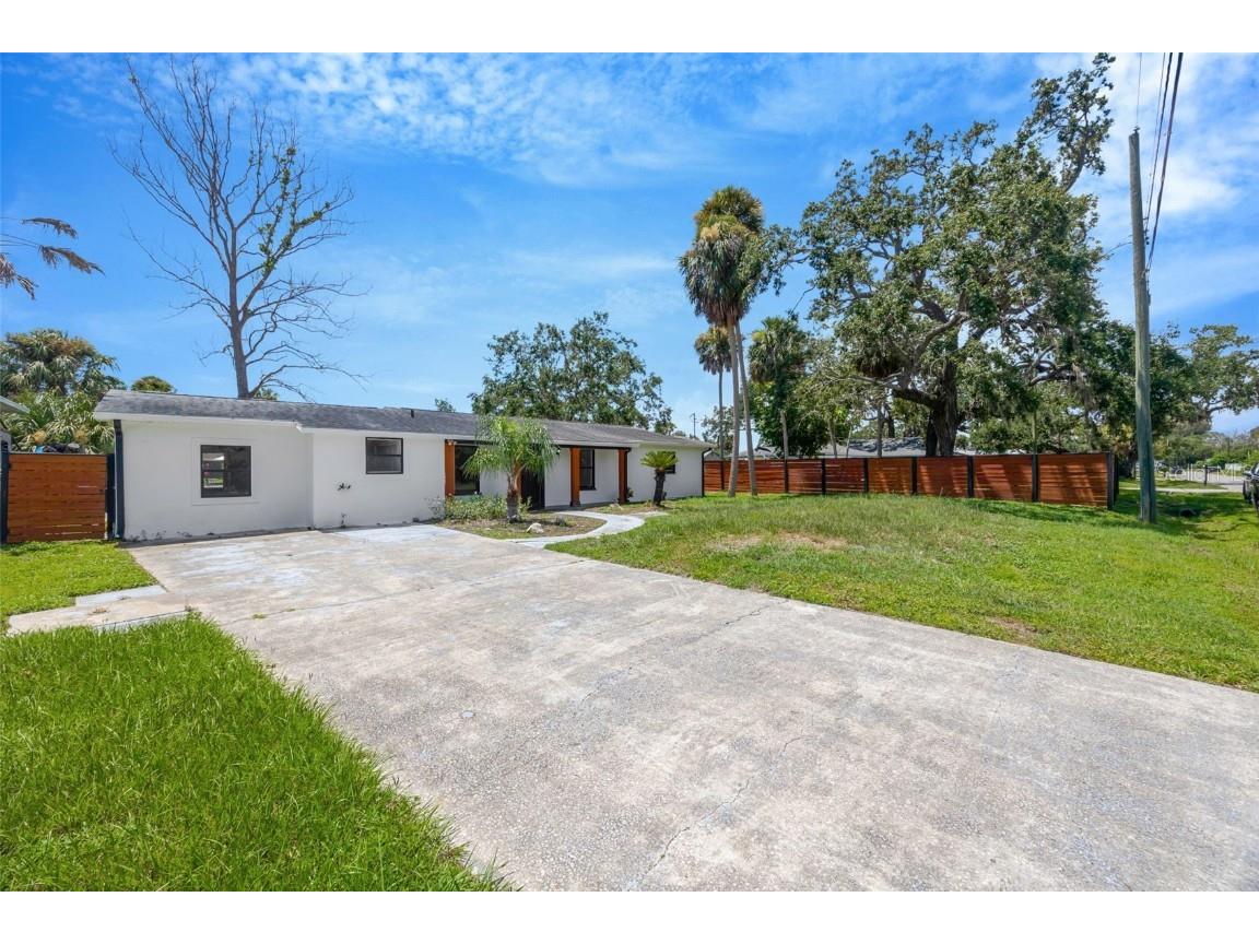 9935 River Drive Gibsonton FL 33534 TB8410299 image1