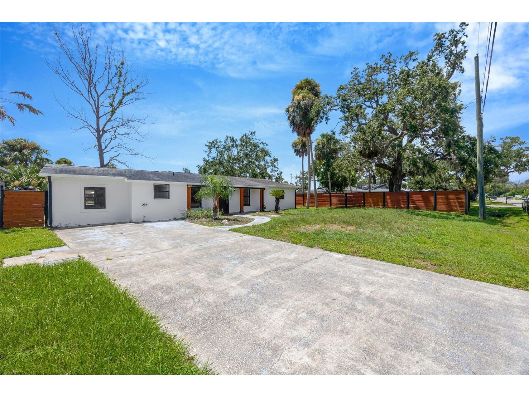 9935 River Drive Gibsonton FL 33534 TB8497530 image1