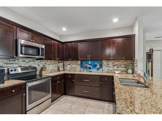 994 Celtic Circle Tarpon Springs FL 34689 W7886108 image3