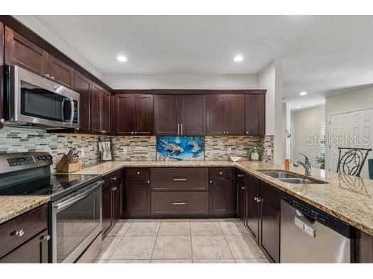 994 Celtic Circle Tarpon Springs FL 34689 W7886108 image4