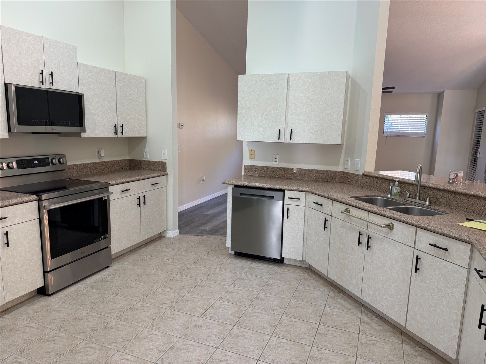 994 E Crown Of Roses Loop Inverness FL 34453 W7884142 image7