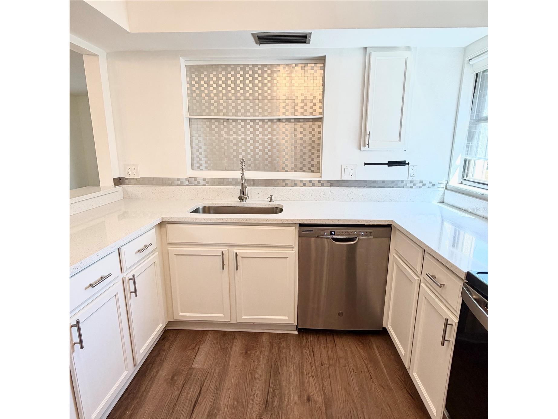 994 N Beneva Road #T2 Sarasota FL 34232 A4684370 image13