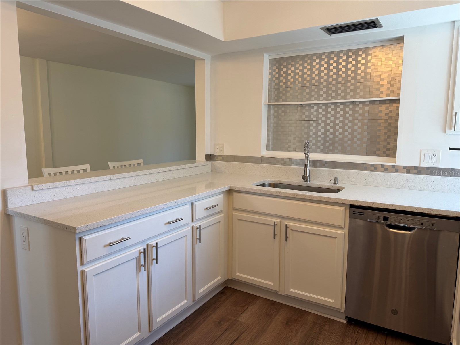 994 N Beneva Road #T2 Sarasota FL 34232 A4684370 image16