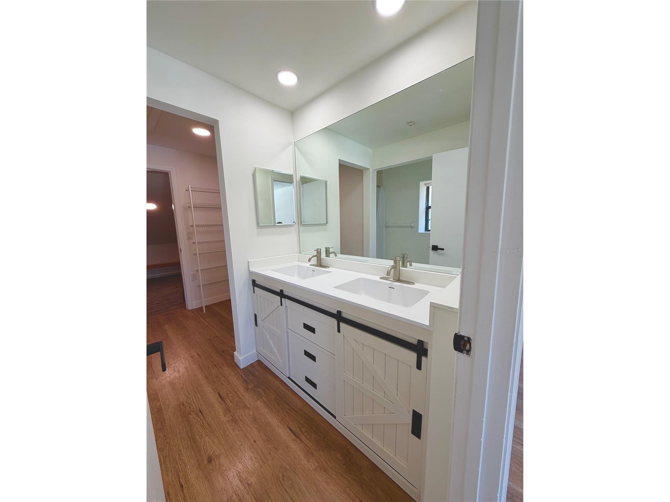 994 N Beneva Road #T2 Sarasota FL 34232 A4684370 image28