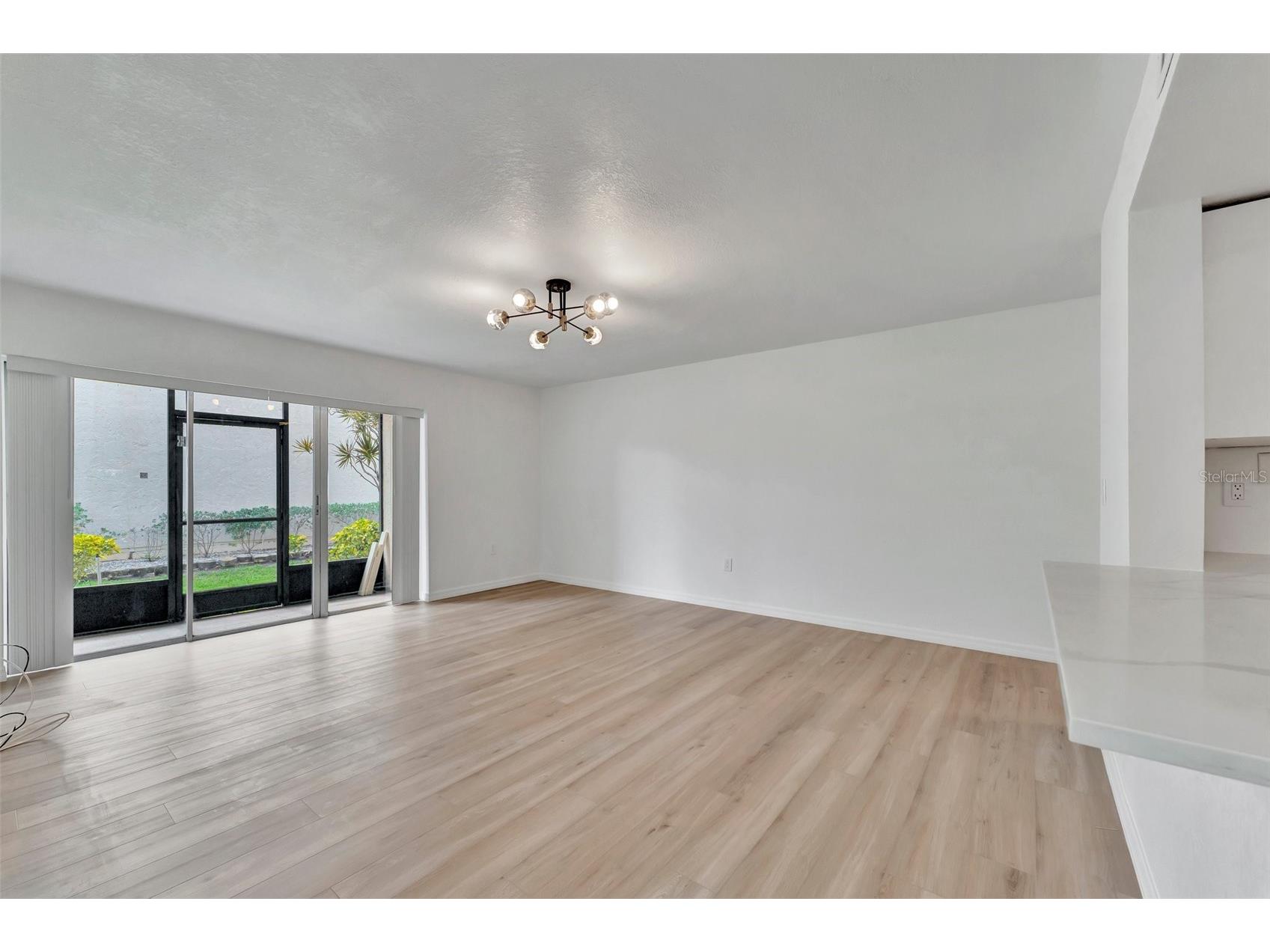 9940 7th Way N #101 Saint Petersburg FL 33702 TB8517033 image11