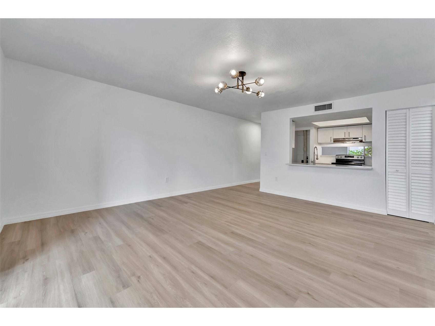 9940 7th Way N #101 Saint Petersburg FL 33702 TB8517033 image13