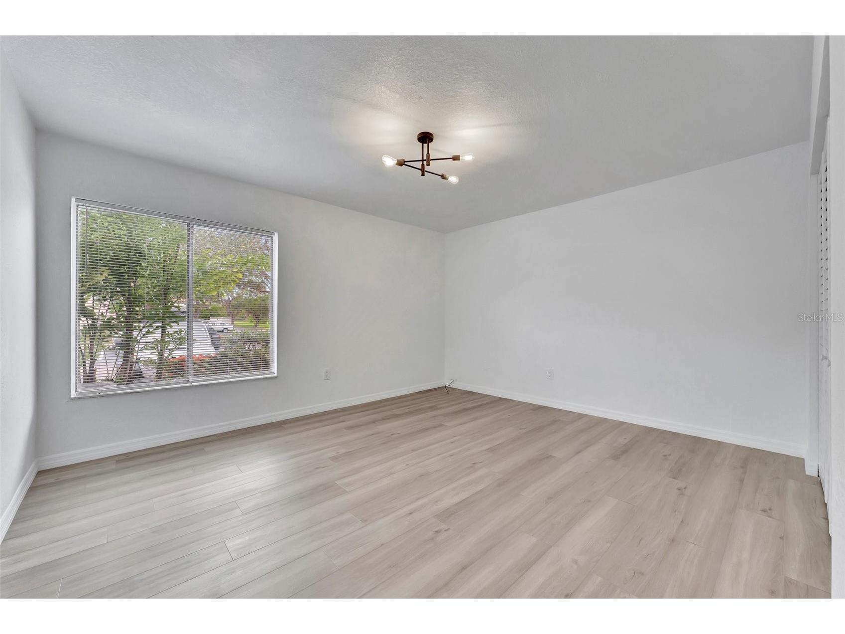 9940 7th Way N #101 Saint Petersburg FL 33702 TB8517033 image20