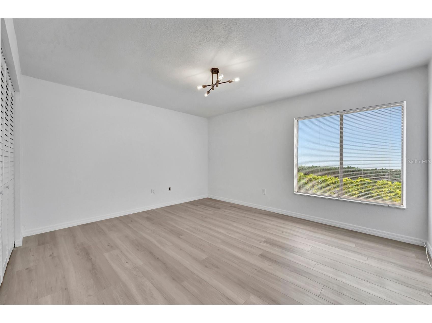 9940 7th Way N #101 Saint Petersburg FL 33702 TB8517033 image27