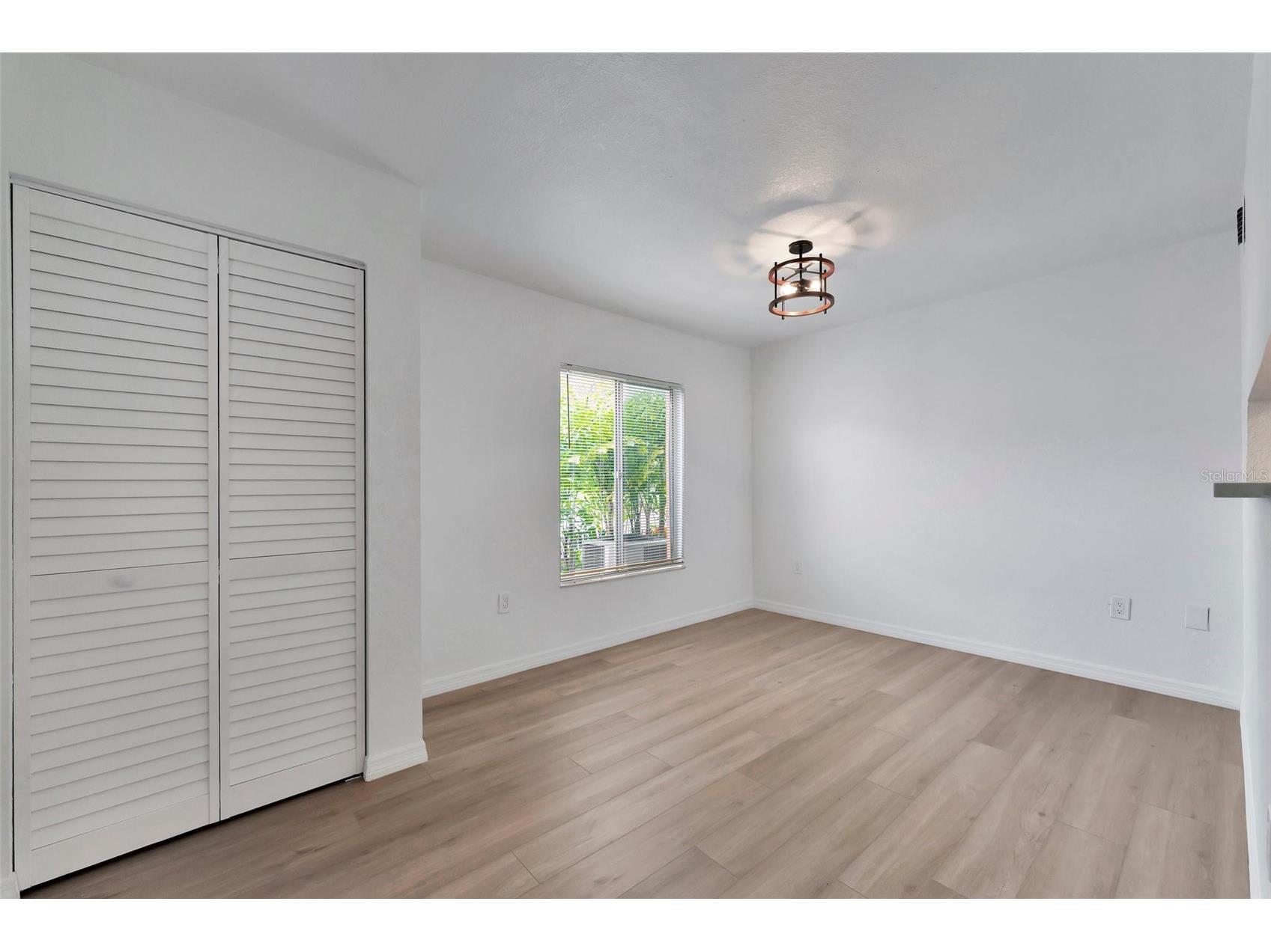 9940 7th Way N #101 Saint Petersburg FL 33702 TB8517033 image3
