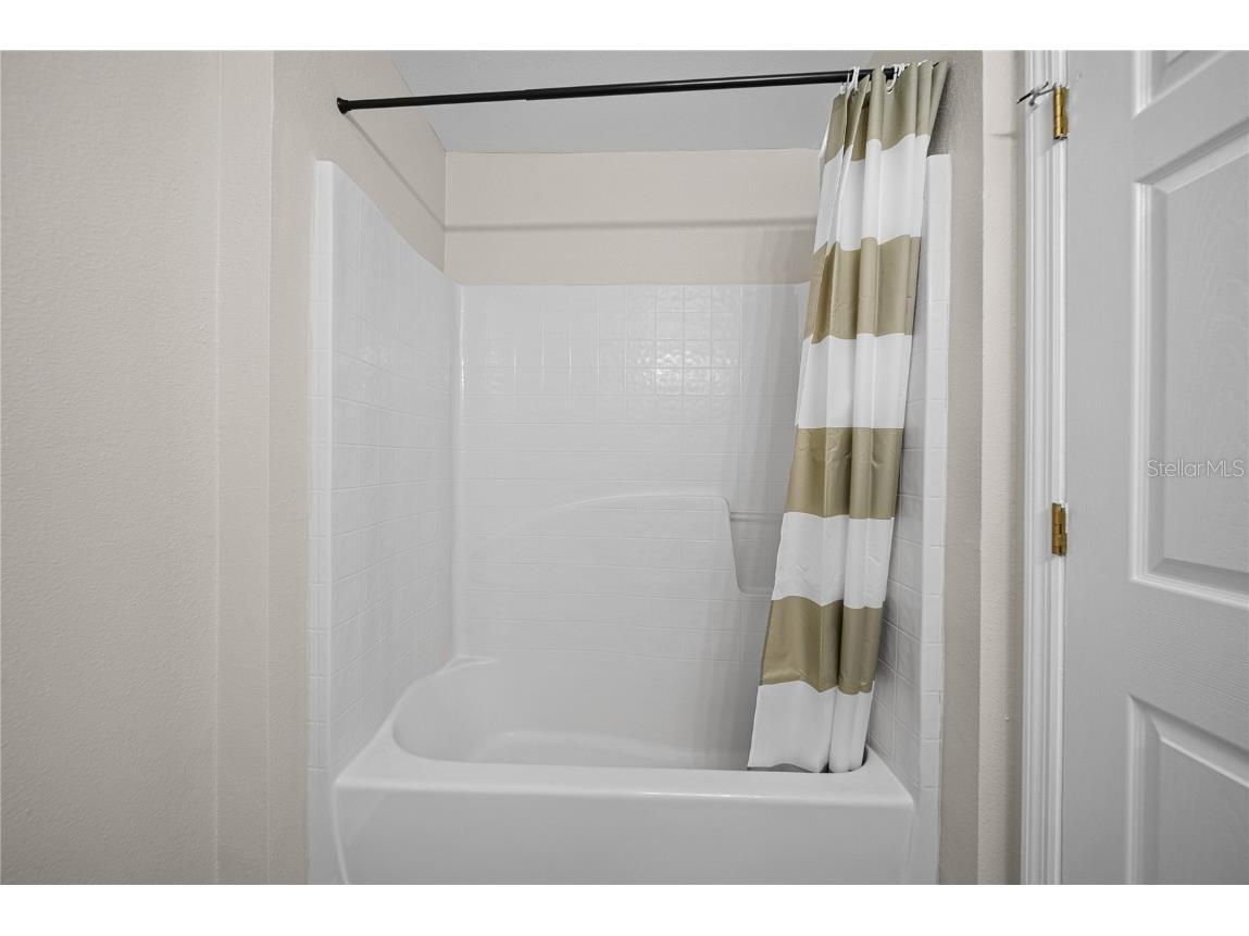 9942 Ashburn Lake Drive Tampa FL 33610 TB8376061 image13