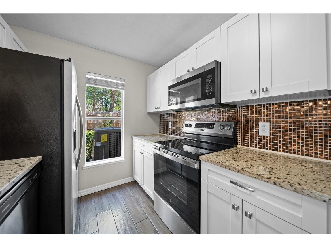 9942 Ashburn Lake Drive Tampa FL 33610 TB8376061 image4