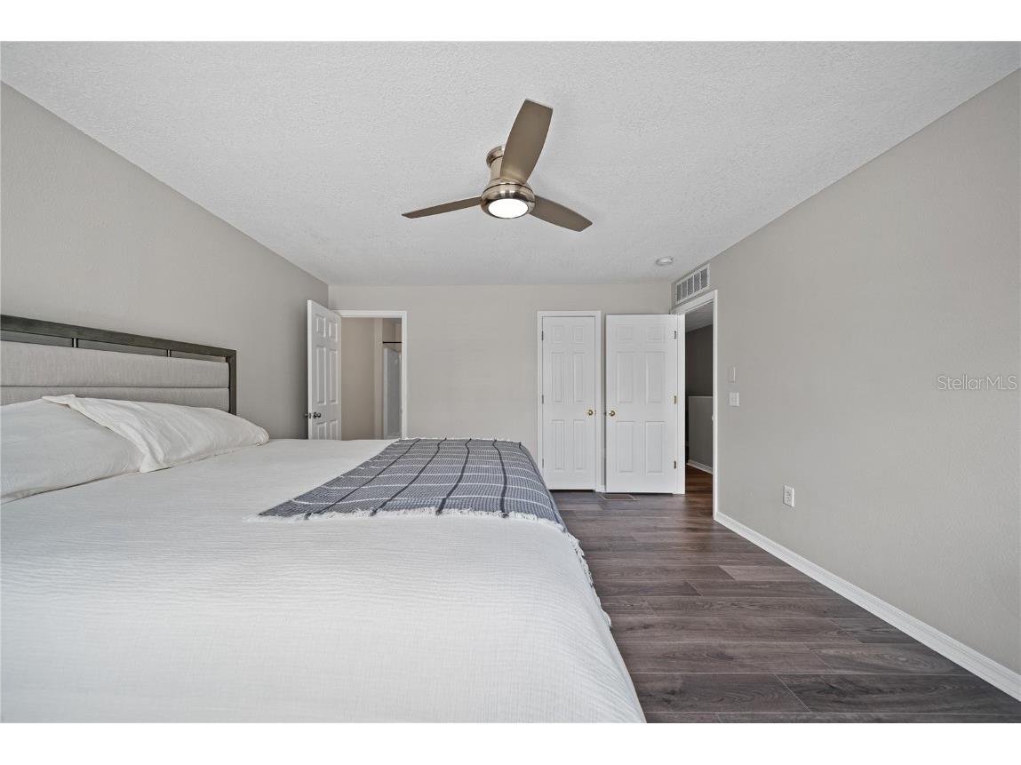 9942 Ashburn Lake Drive Tampa FL 33610 TB8376061 image8