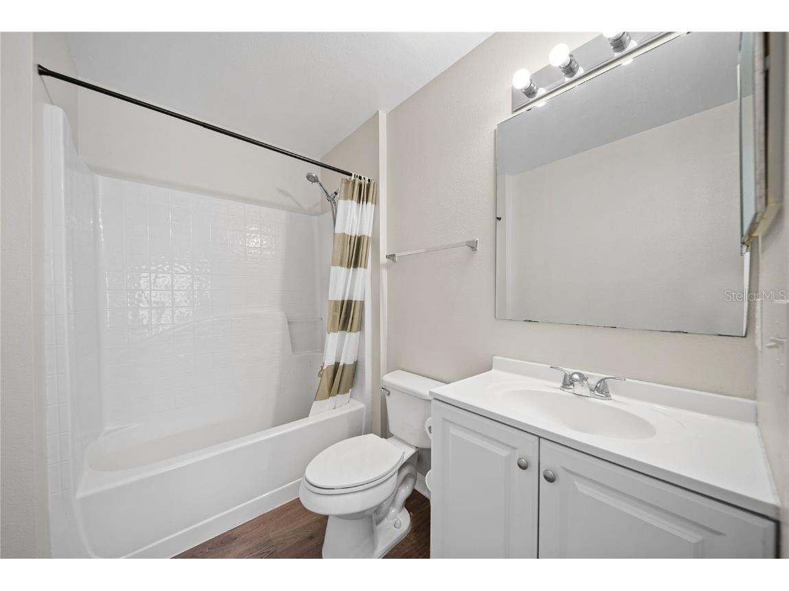 9942 Ashburn Lake Drive Tampa FL 33610 TB8376061 image9