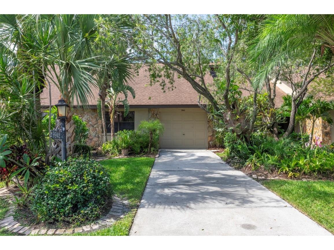 9942 Lake Seminole Drive W Largo FL 33773 TB8401117 image1