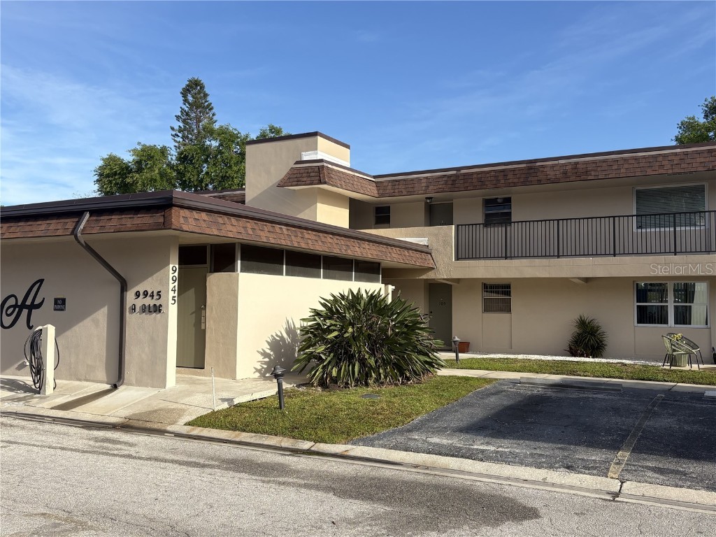 9945 47th Avenue N #205 Saint Petersburg FL 33708 TB8366082 image1