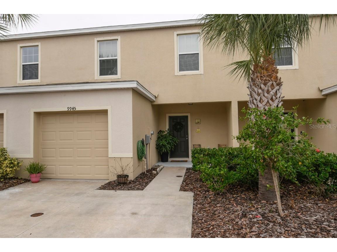 9945 Hound Chase Drive Gibsonton FL 33534 T3415784 image1