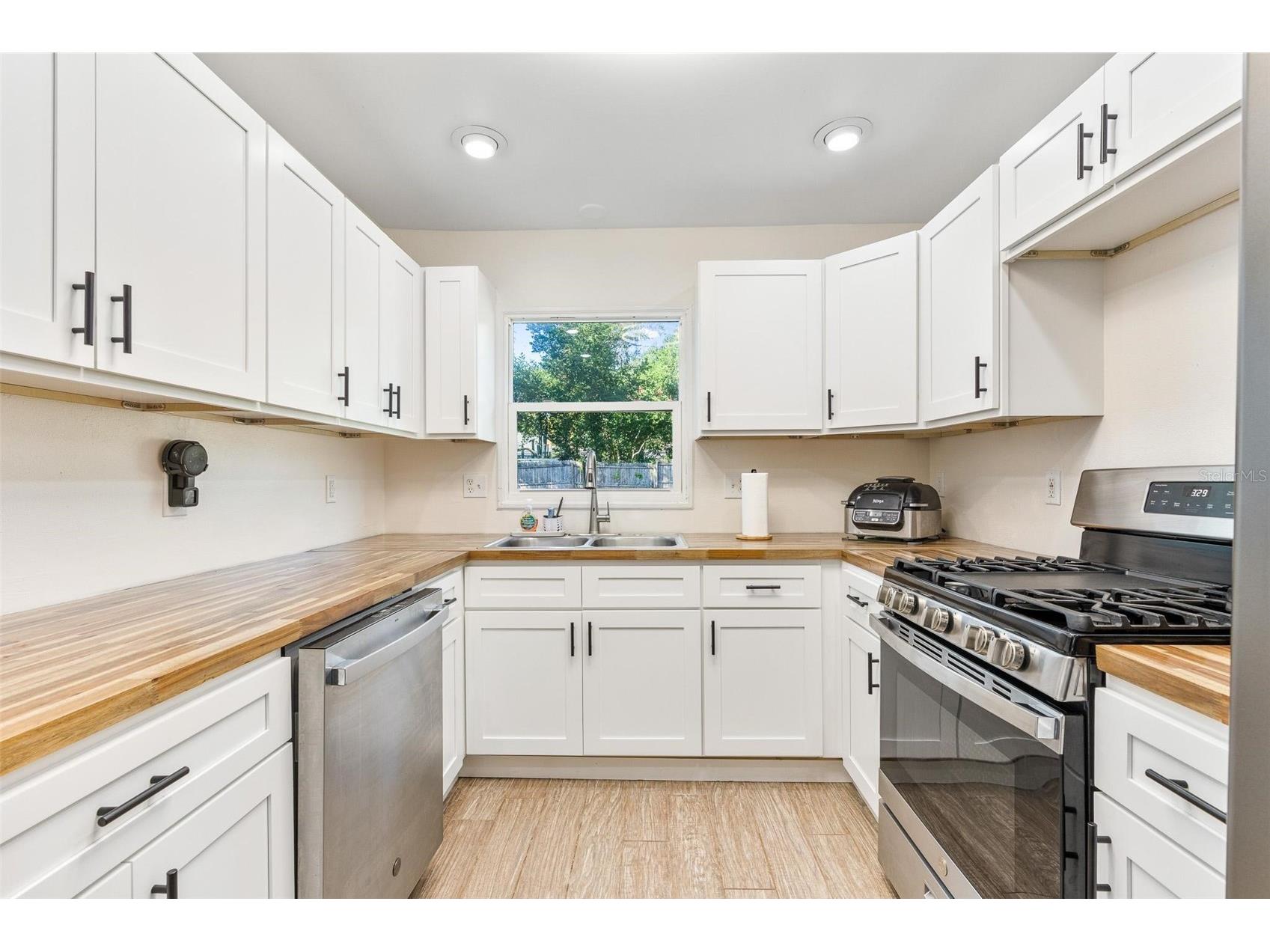 995 Emerald Drive Mount Dora FL 32757 G5104764 image2