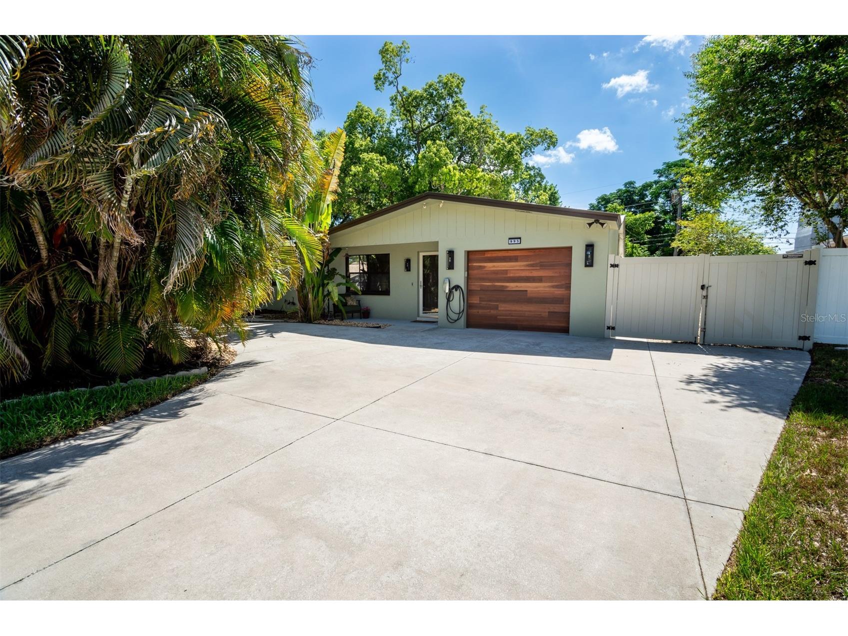 995 Emerson Drive Dunedin FL 34698 TB8522831 image1