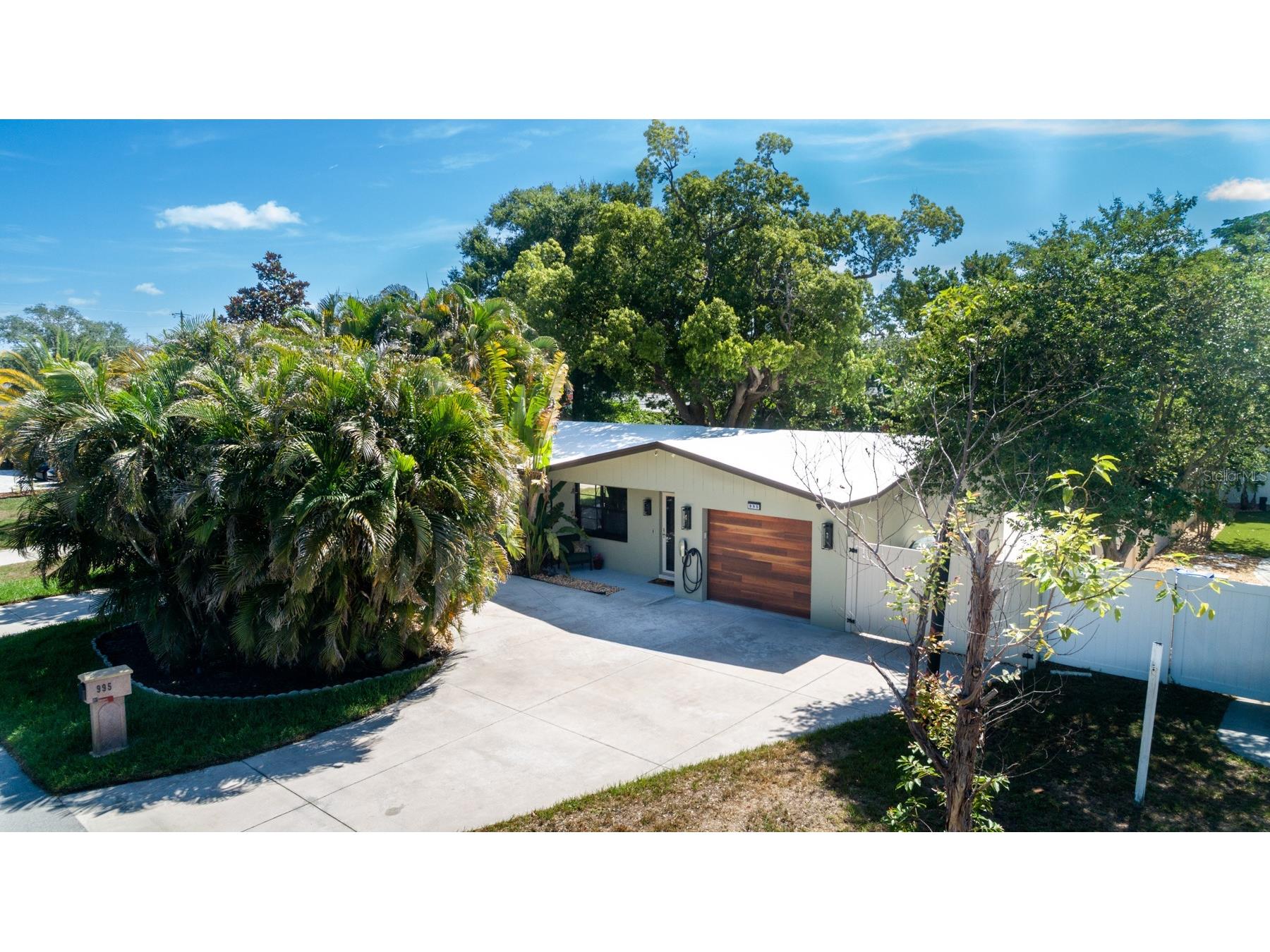 995 Emerson Drive Dunedin FL 34698 TB8522831 image3