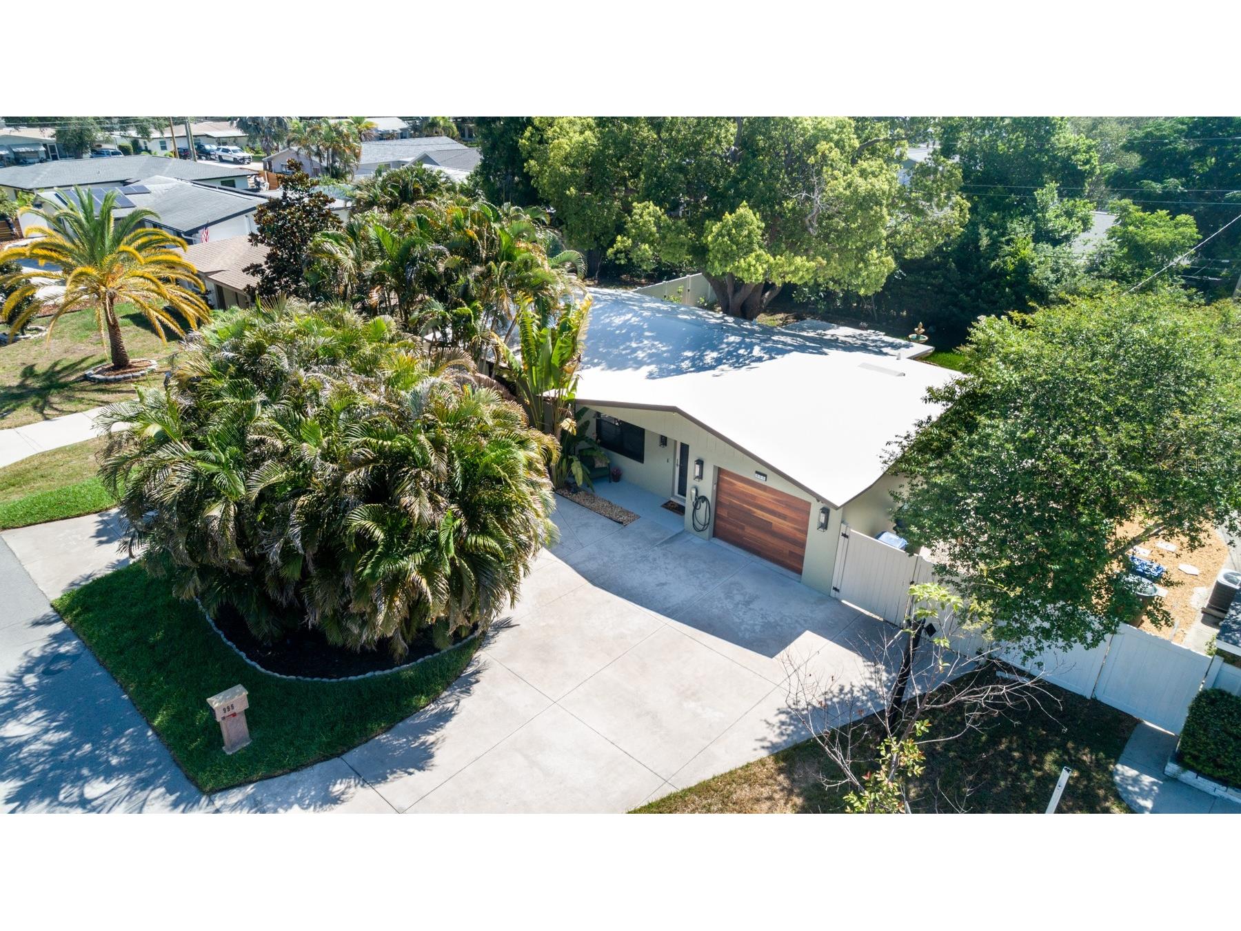 995 Emerson Drive Dunedin FL 34698 TB8522831 image31