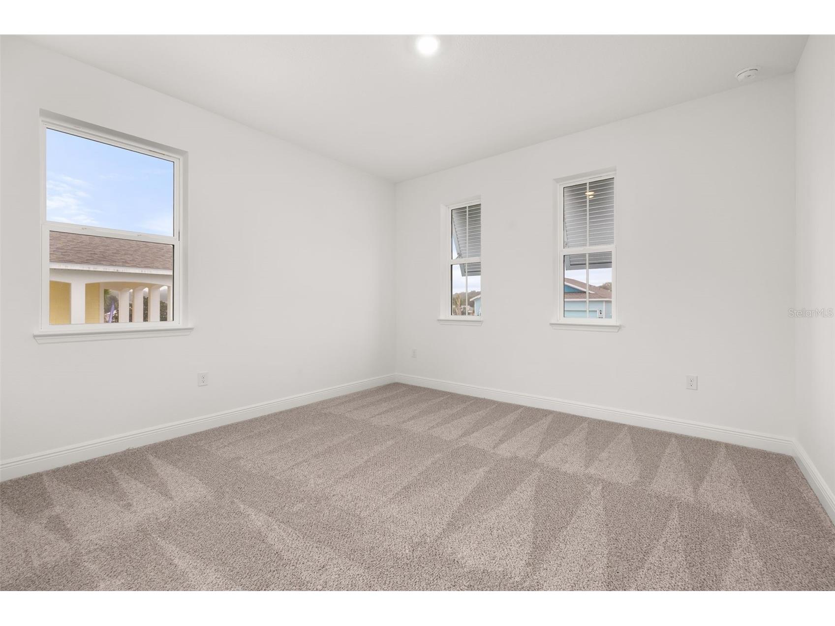 995 Fiesta Key Circle Lady Lake FL 32159 S5141253 image18