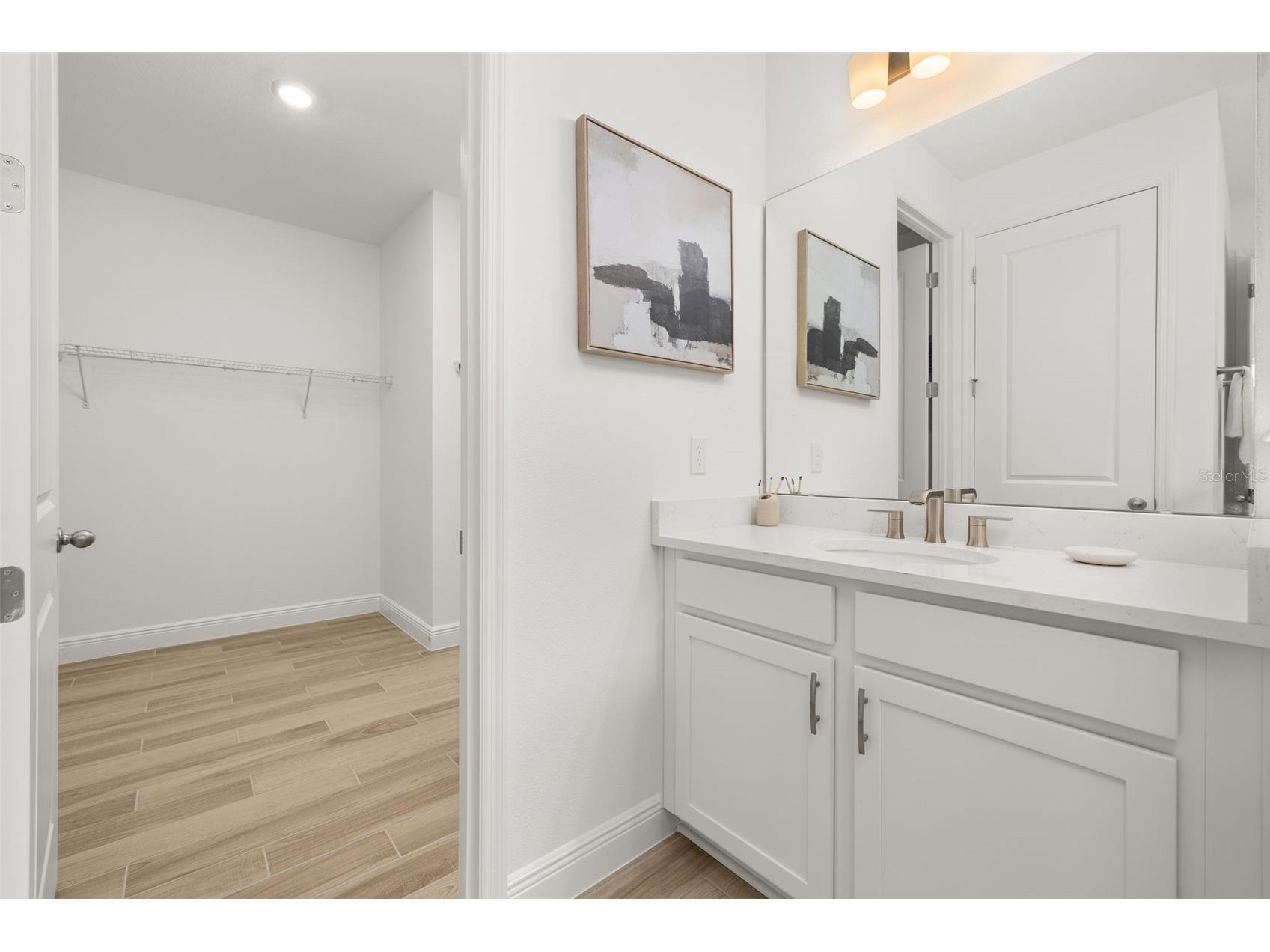 995 Fiesta Key Circle Lady Lake FL 32159 S5141253 image24