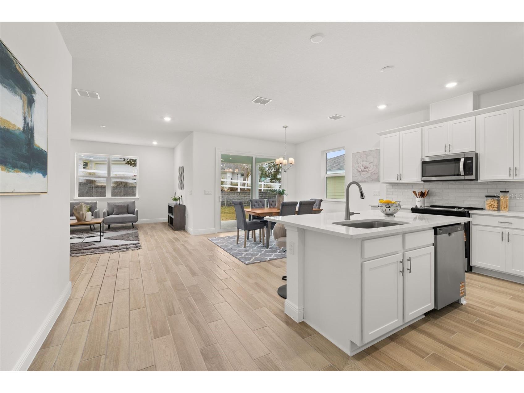 995 Fiesta Key Circle Lady Lake FL 32159 S5141253 image3