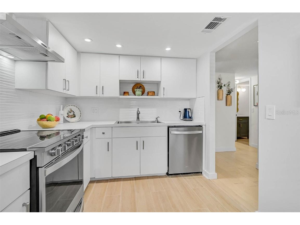 995 Laguna Drive #103 Venice FL 34285 N6141791 image12