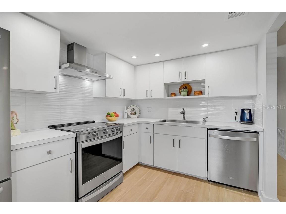 995 Laguna Drive #103 Venice FL 34285 N6141791 image13