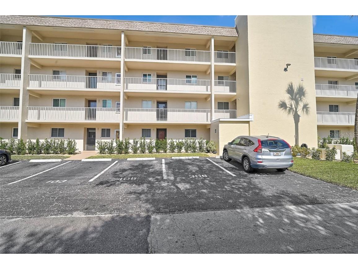 995 Laguna Drive #103 Venice FL 34285 N6141791 image2