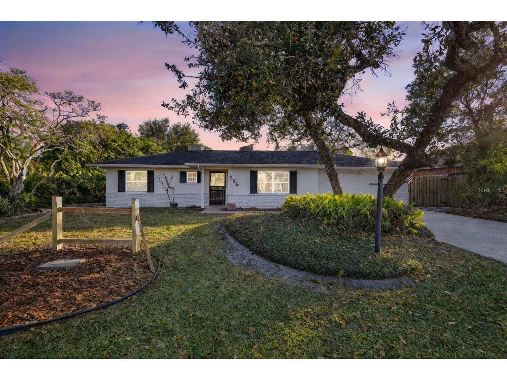 995 Sweetbrier Drive Deltona FL 32725 V4946426 image1