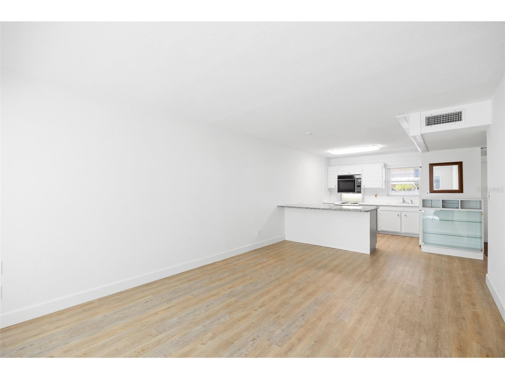 9950 47th Avenue N #104 Saint Petersburg FL 33708 TB8476386 image11