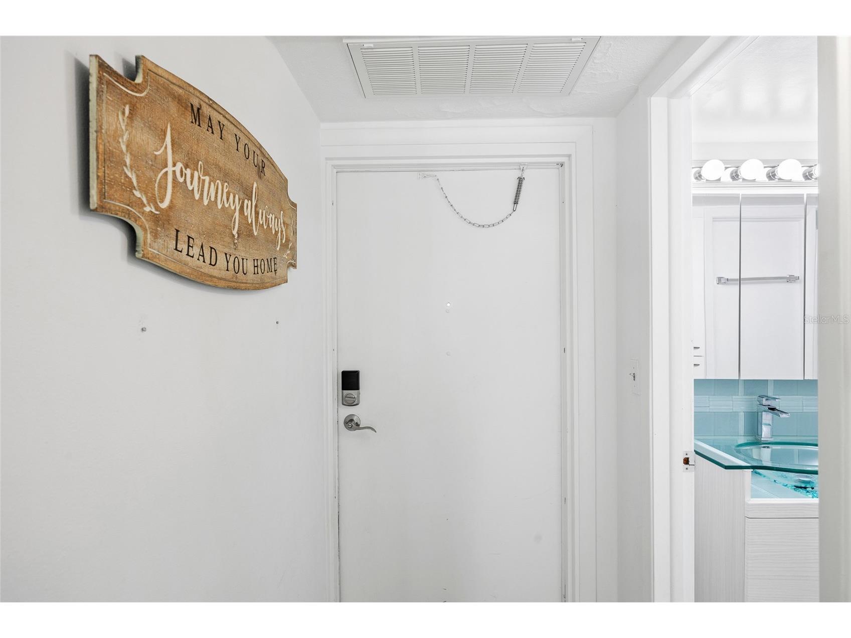 9950 47th Avenue N #104 Saint Petersburg FL 33708 TB8476386 image3