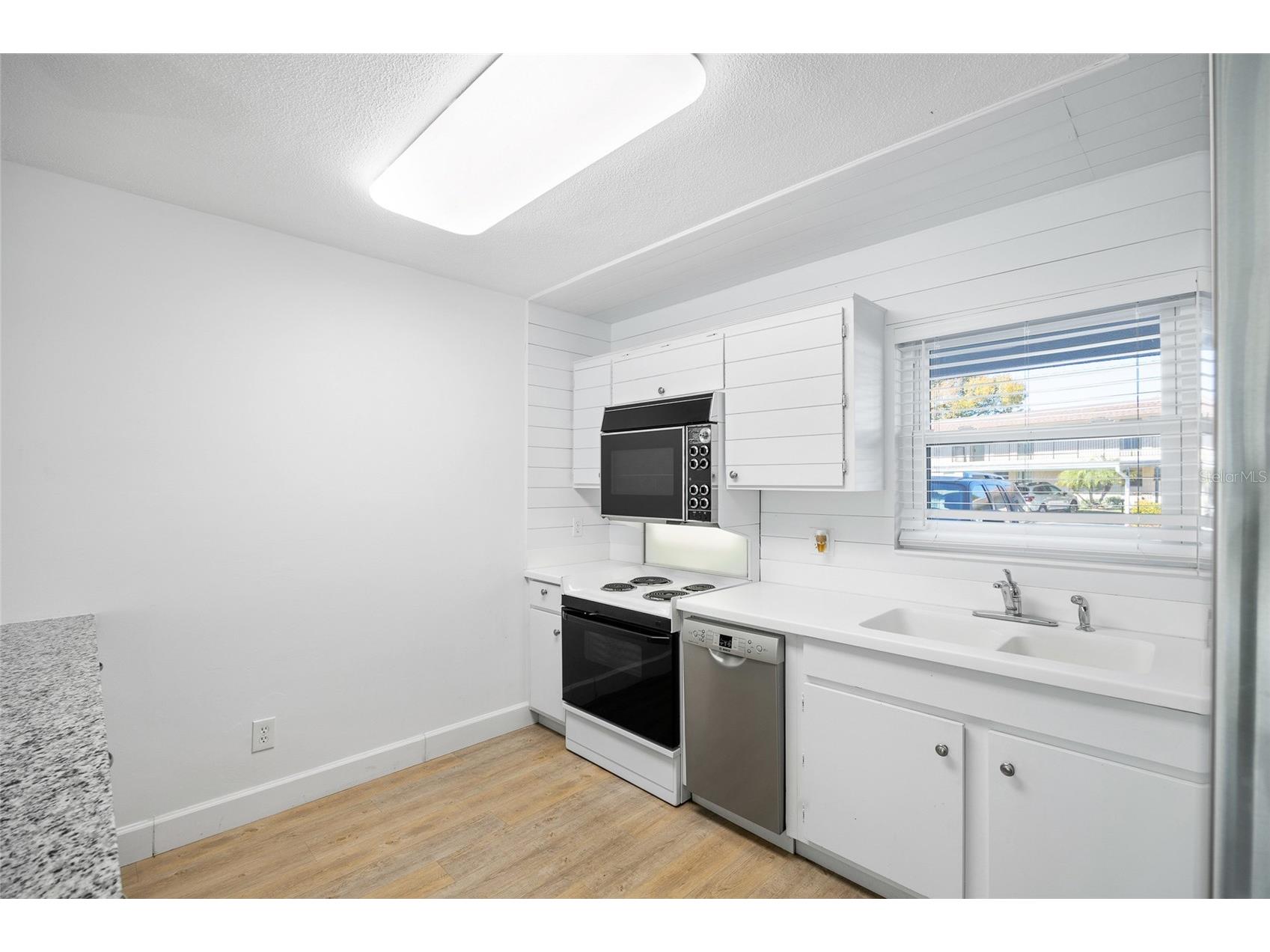 9950 47th Avenue N #104 Saint Petersburg FL 33708 TB8476386 image9