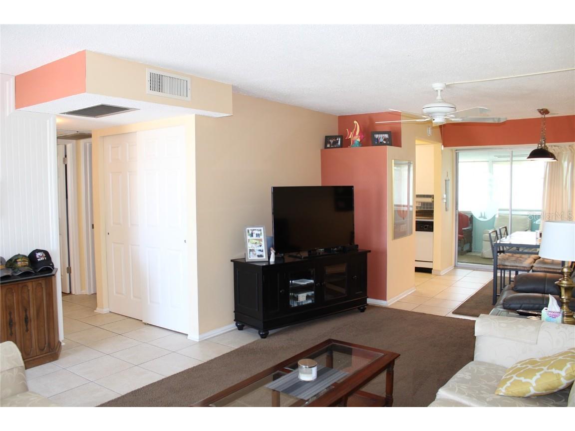 9950 47th Avenue N #311 Saint Petersburg FL 33708 TB8379238 image4