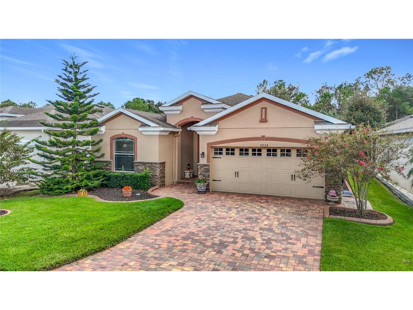 9952 Gap Wedge Drive San Antonio FL 33576 TB8431279 image1