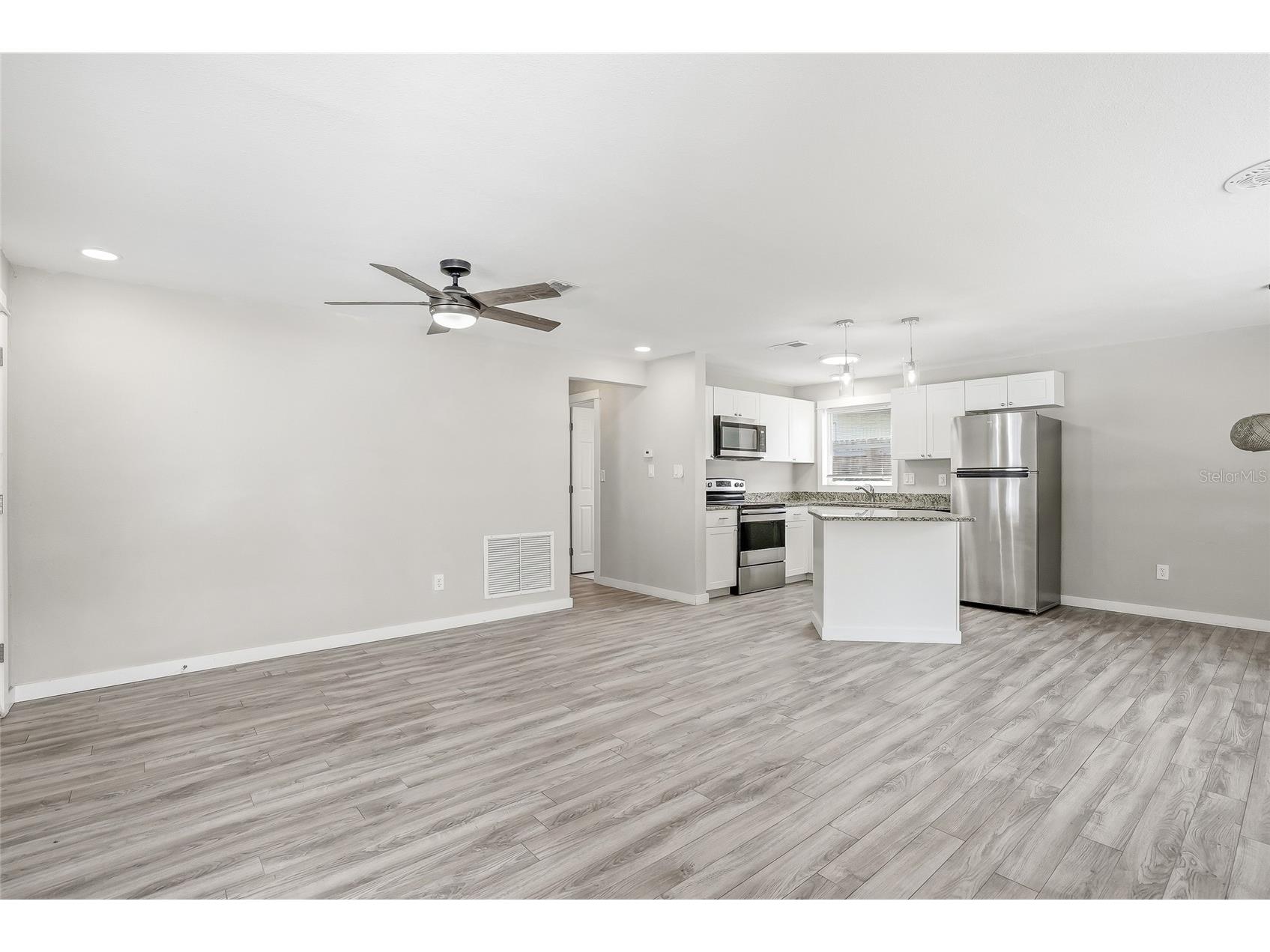 997 Cedarwood Avenue Dunedin FL 34698 TB8512445 image4