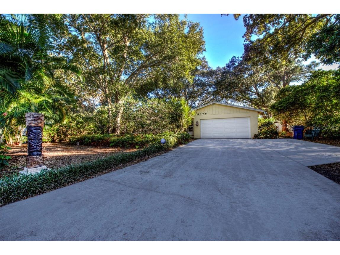 9978 57th Avenue N Saint Petersburg FL 33708 U8198497 image1