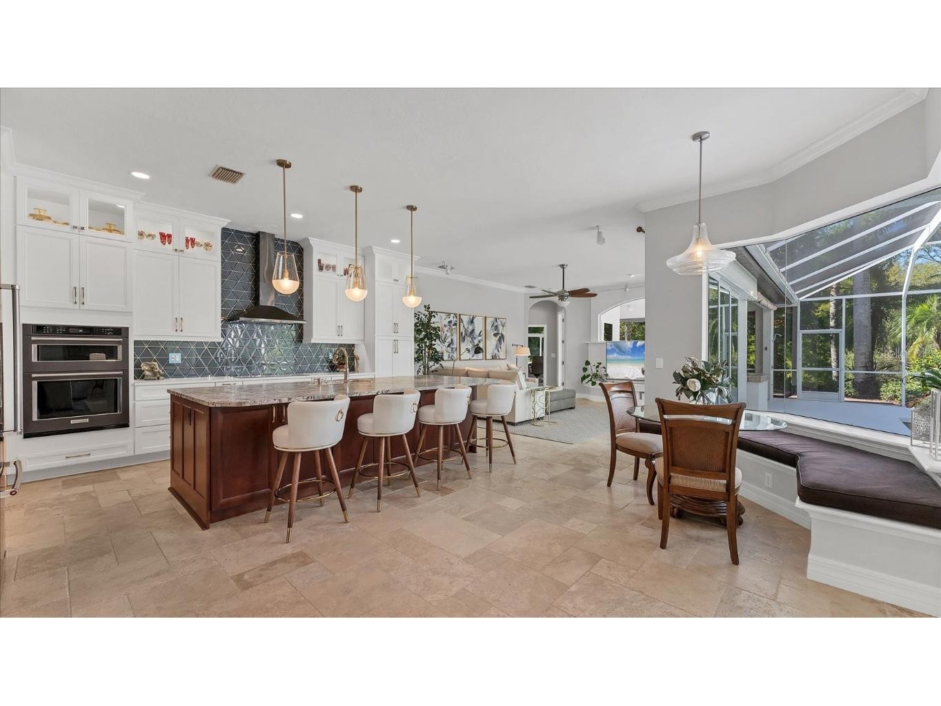 9979 Cherry Hills Avenue Circle Bradenton FL 34202 A4666883 image3