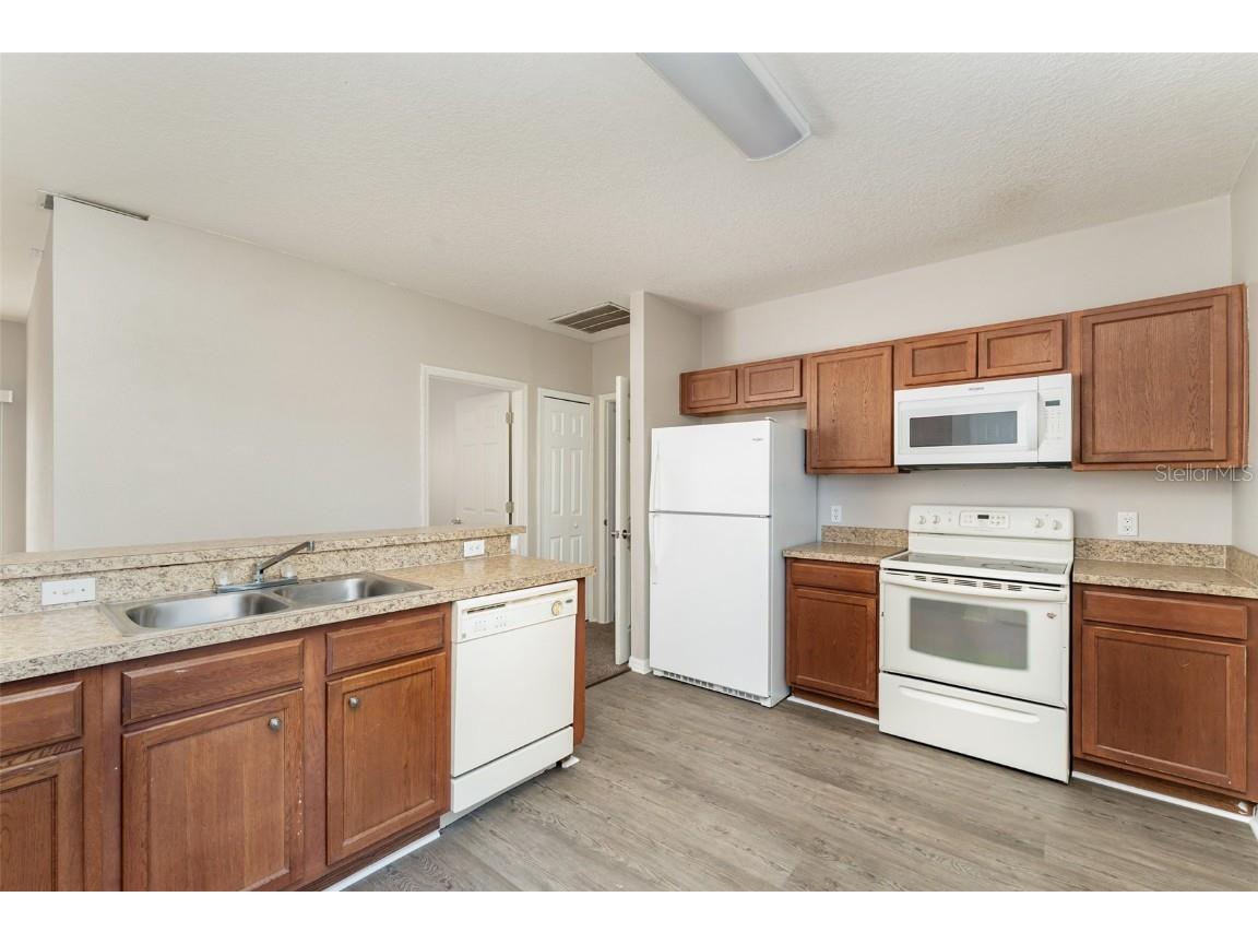 998 Cumberland Drive Kissimmee FL 34759 W7880328 image5