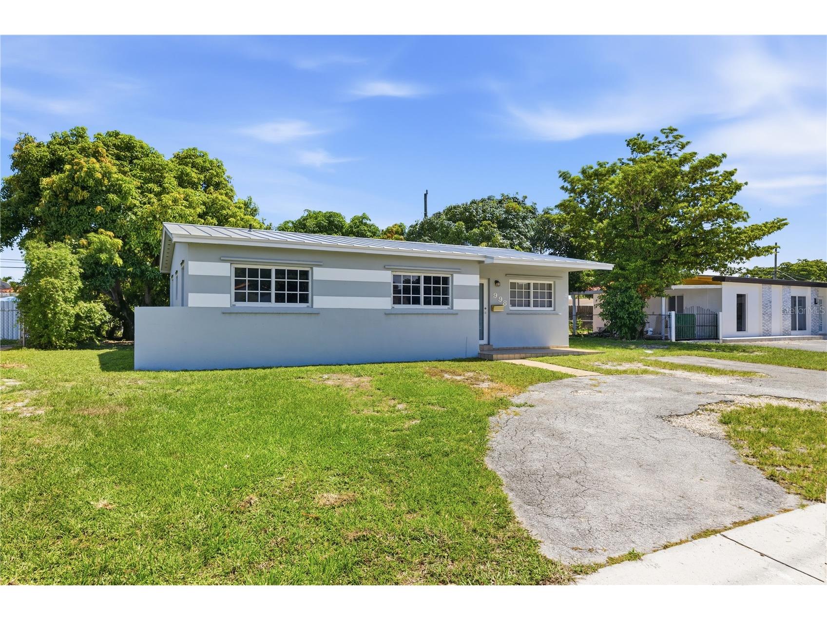 998 W 68th Street Hialeah FL 33014 OM726408 image1