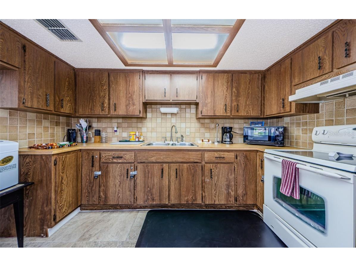 9980 Eagles Point Circle #1 Port Richey FL 34668 TB8363756 image58