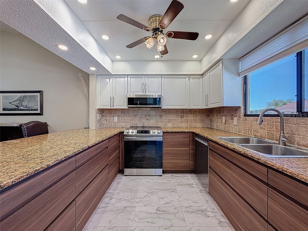 9981 Eagles Point Circle #4 Port Richey FL 34668 W7880091 image12