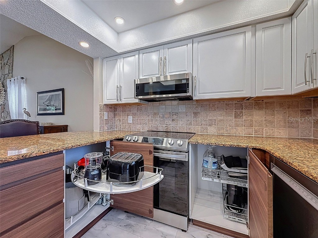 9981 Eagles Point Circle #4 Port Richey FL 34668 W7880091 image13