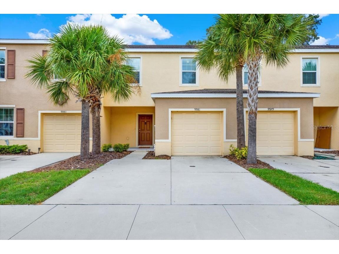 9981 Hound Chase Drive Gibsonton FL 33534 T3534950 image1